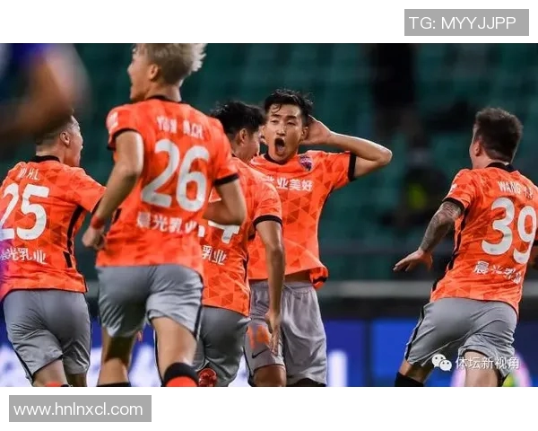 广州篮球队以69分领跑世界杯积分榜展现强大实力与团队合作精神